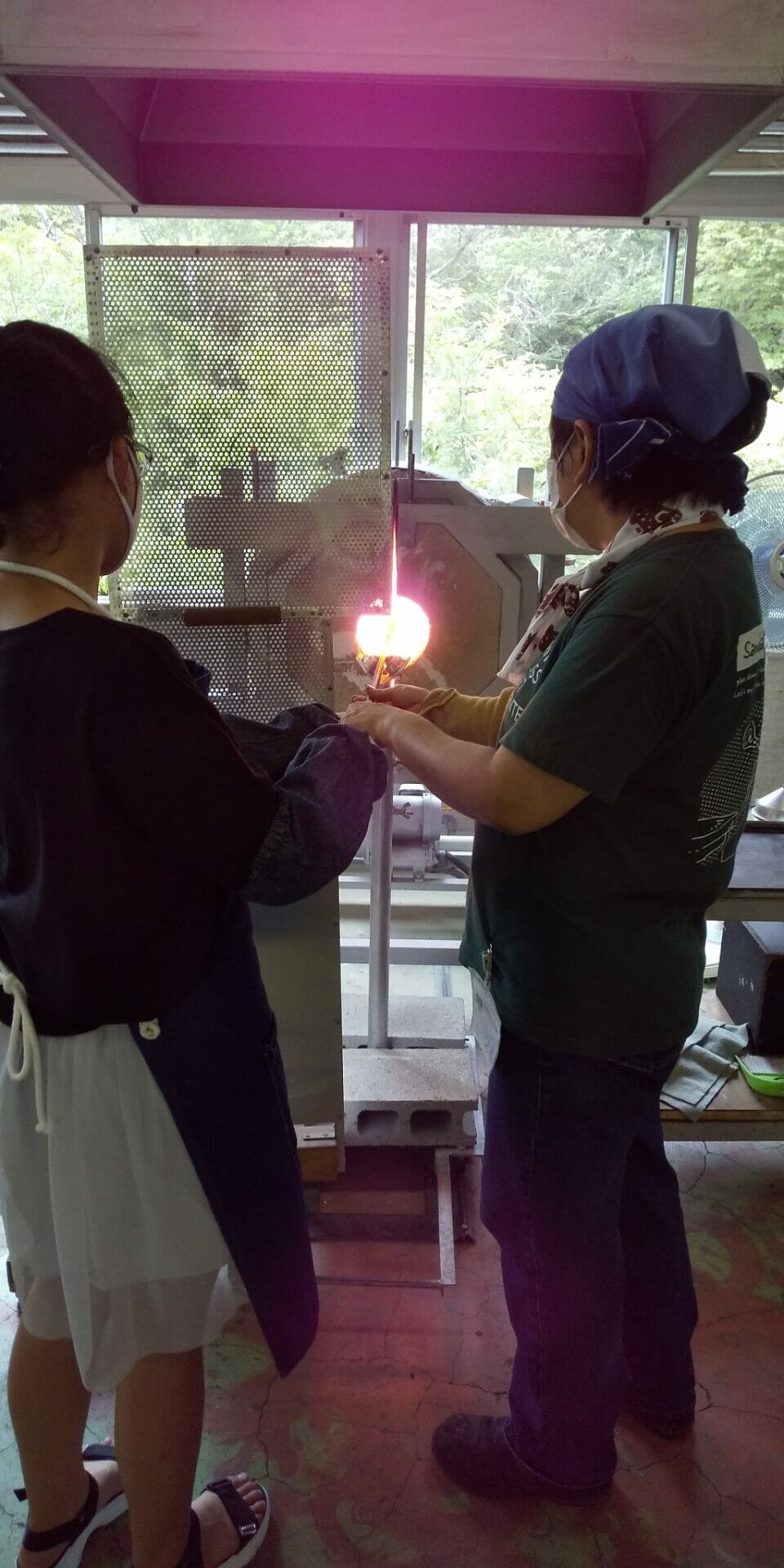 螺鈿細工 花梨 ガラス コーナー キャビネット  モノ市場半田店119 螺鈿細工 花梨 ガラス コーナー キャビネット モノ市場半田店119