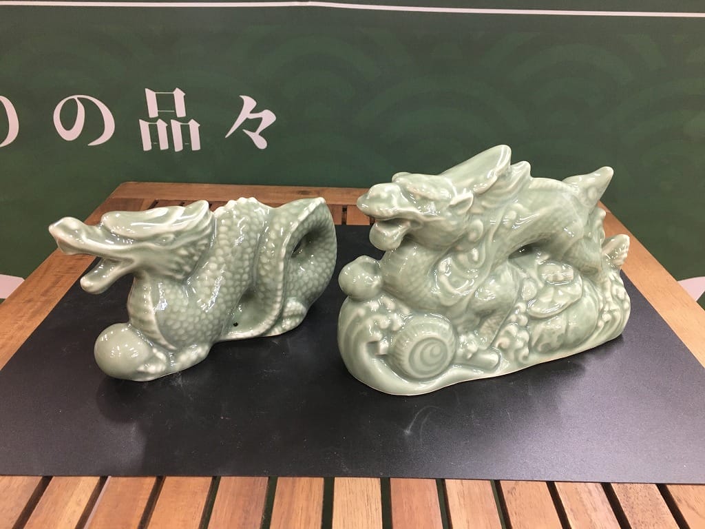 三田青磁の干支の置物・青龍 好評発売中です。🐉 - ちょこっと三田へ