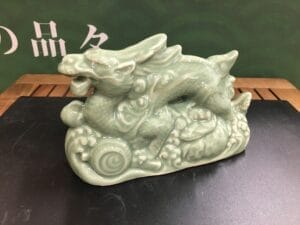 三田青磁の干支の置物・青龍 好評発売中です。🐉 - ちょこっと三田へ